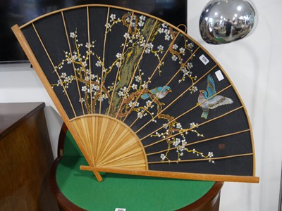 Lot 1516 - Ornate fan