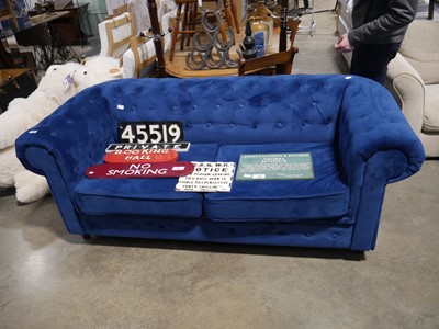 Lot 1550 - Blue button back upholstered fabric 2 seater sofa