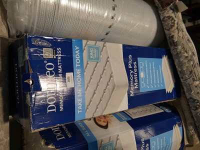Lot 1592 - Boxed Dormeo king size memory foam mattress