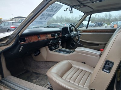 Lot (D1 GAW) 1986 Jaguar XJSC V12 HE 2-door sports...