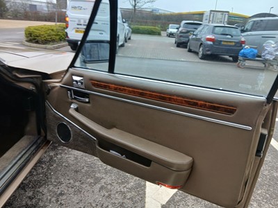 Lot (D1 GAW) 1986 Jaguar XJSC V12 HE 2-door sports...