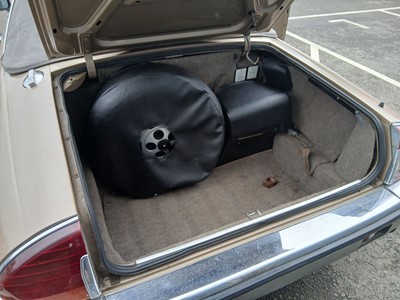 Lot (D1 GAW) 1986 Jaguar XJSC V12 HE 2-door sports...