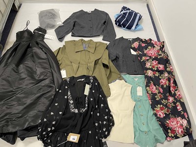 Lot Selection of clothing to include Mint Velvet,...