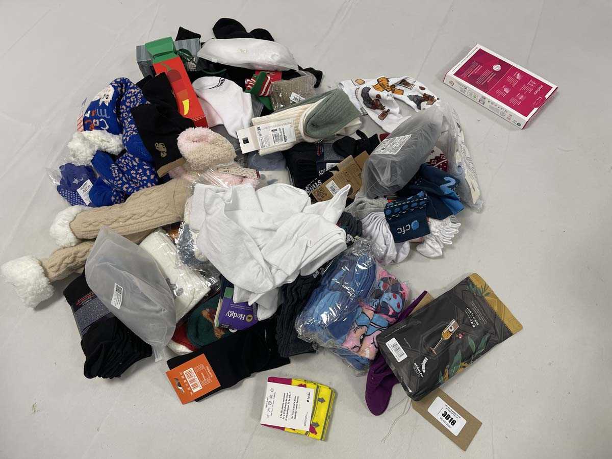 Lot Selection of mixed paired socks