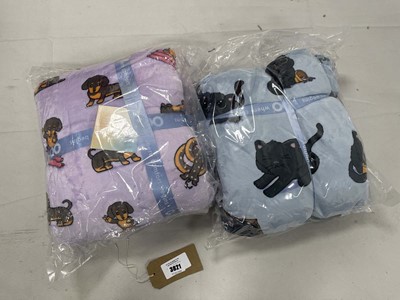 Lot 2x The Oodie in dachshund & black cat designs