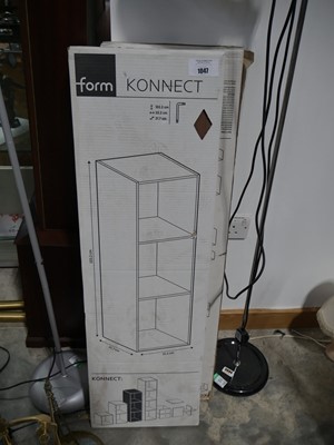 Lot 1047 - 2 Form Konnect book cases