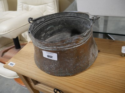 Lot 1052 - Copper singled handled pan