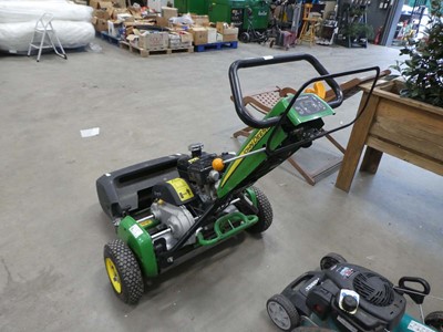 Lot 4114 - John Deere 220SL Precision cut walk behind...