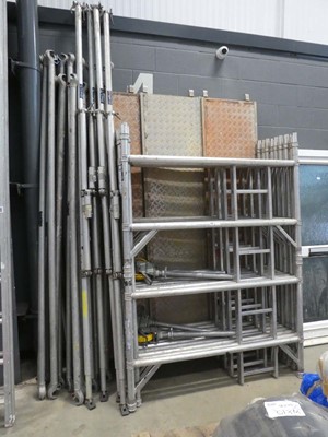 Lot 4281 - Scaffolding tower (disassembled)