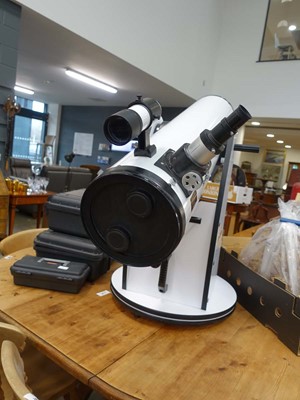 Lot 5161 - Sky Watcher Classic 200p telescope with...