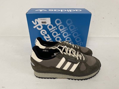 Lot Adidas UK9 NY II outdoor spezial trainers in...