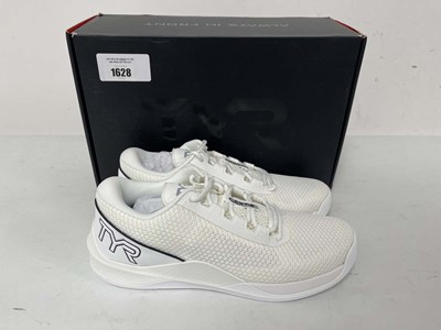Lot TYR UK9 CXT-2 trainers in white - boxed
