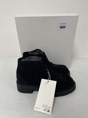 Lot COS UK4 boots in black - boxed