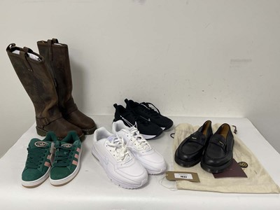 Lot 5x Pairs of shoes to include Dr Martens, Nike...