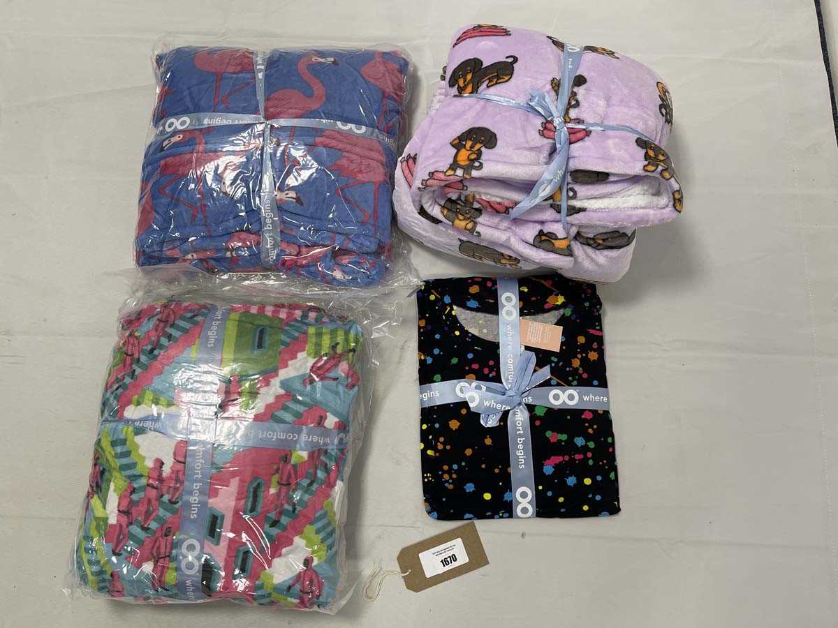 Lot 4x The Oodie in various styles