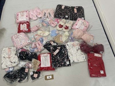 Lot Selection of Boux Avenue slippers, pyjamas,...