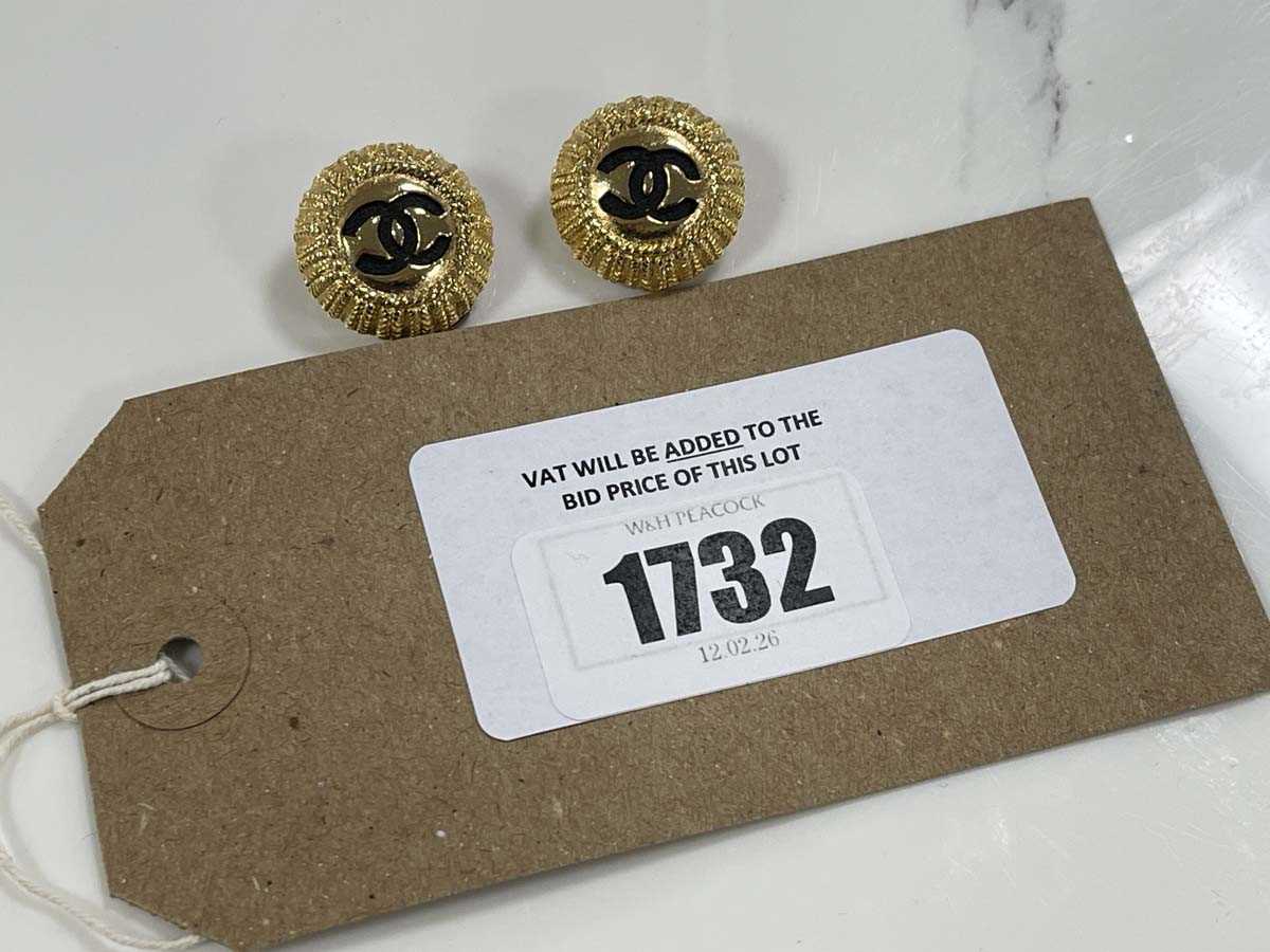 Lot Chanel vintage coco mark golden plated clip on...