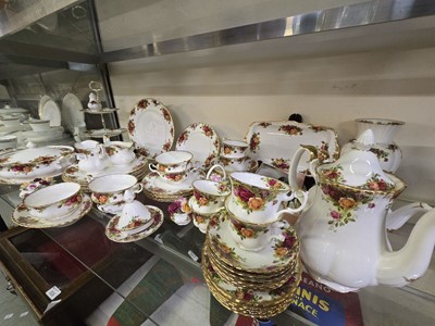 Lot 314 - A quantity of Royal Albert 'Old Country Roses'...