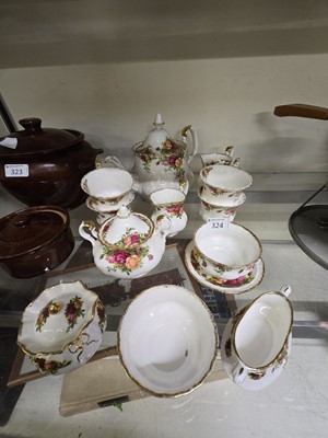 Lot 324 - A small assortment of Royal Albert 'Old...
