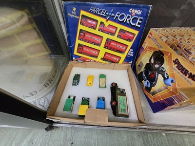 Lot 370 - A box containing an assortment of diecast...