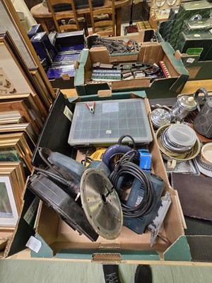 Lot 427 - A tray of assorted tools to include corded...