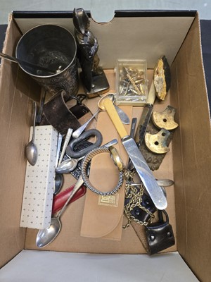 Lot 400 - A box containing assorted metalware to include...