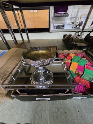Lot 446 - A tray of mixed metal and glassware to include...