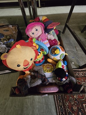 Lot 450 - A tray of quality baby toys to include dial...