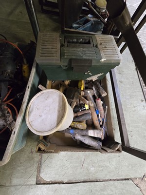 Lot 190 - A tray of woodworking tools to include chisels,...