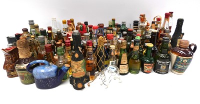 Lot 106 - A collection of approx 115 assorted old...